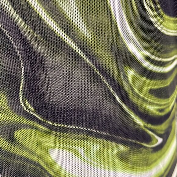 NWT Pretty Little Thing Green Swirl Mesh Dress. Size 8 M medium - Picture 3 of 9